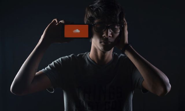 Getting more plays for your Soundcloud tracks helps you reach a larger number of audiences